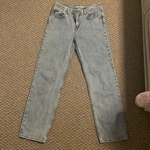 BARELY WORN - LEVI JEANS!